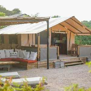  Lodge Ayana France
